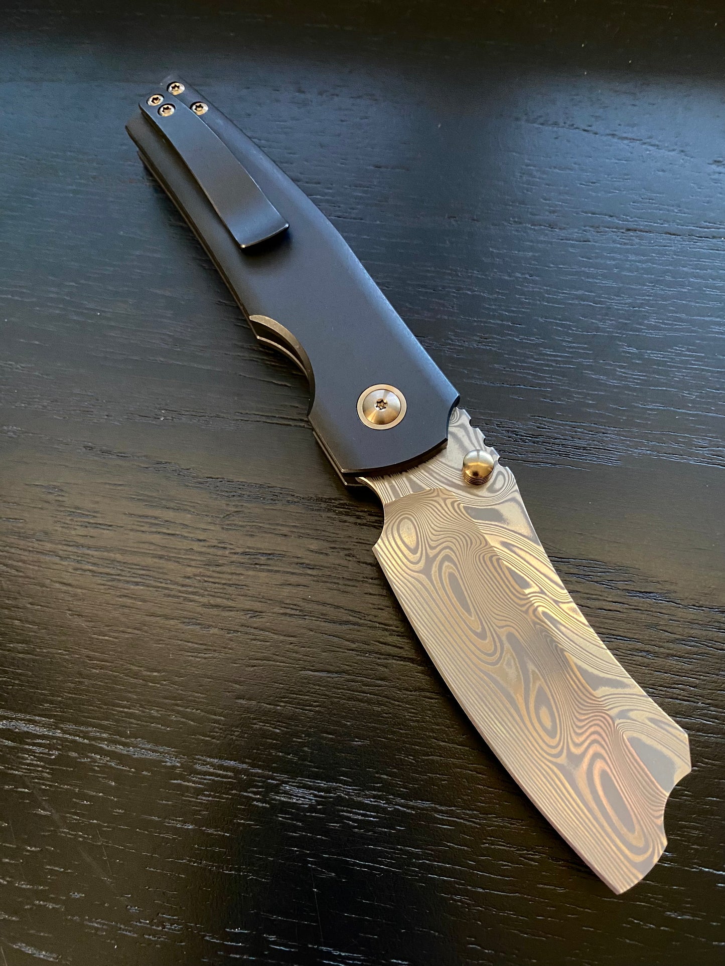 Button Barber - PVD black /Damasteel