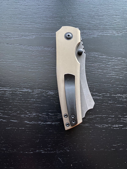 Button Barber - Bronze/Acidwash