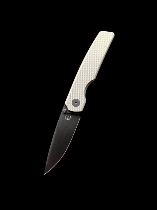 Sweeney V2 (Tuxedo)