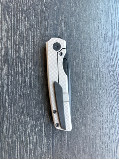 Sweeney V2 (Tuxedo Thumb Hole Deployment)