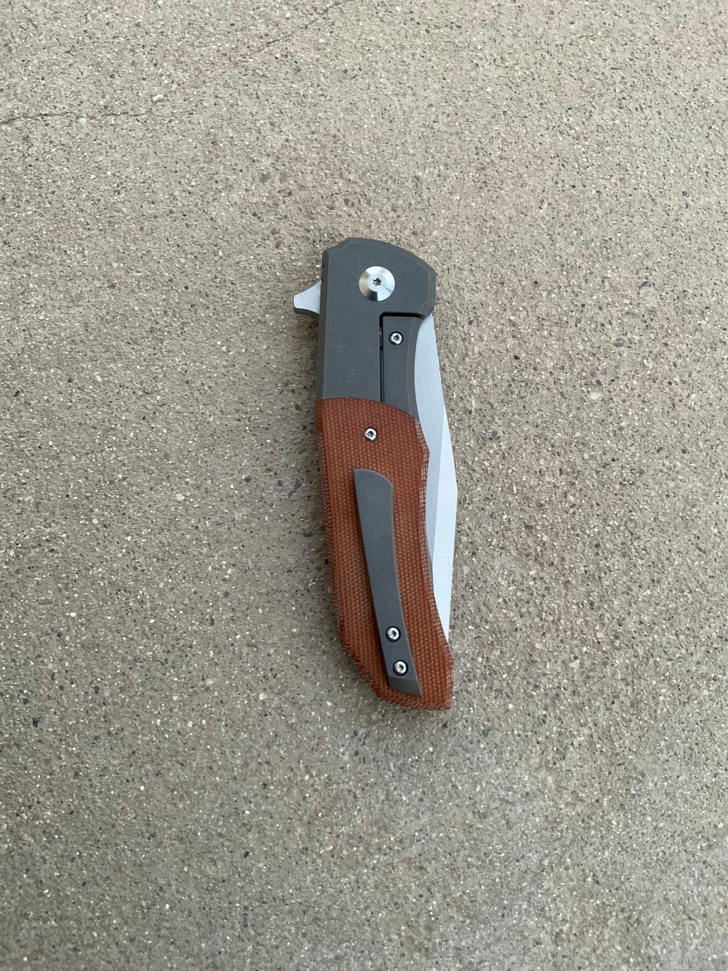 Iron Wolf (Brown micarta & Satin)