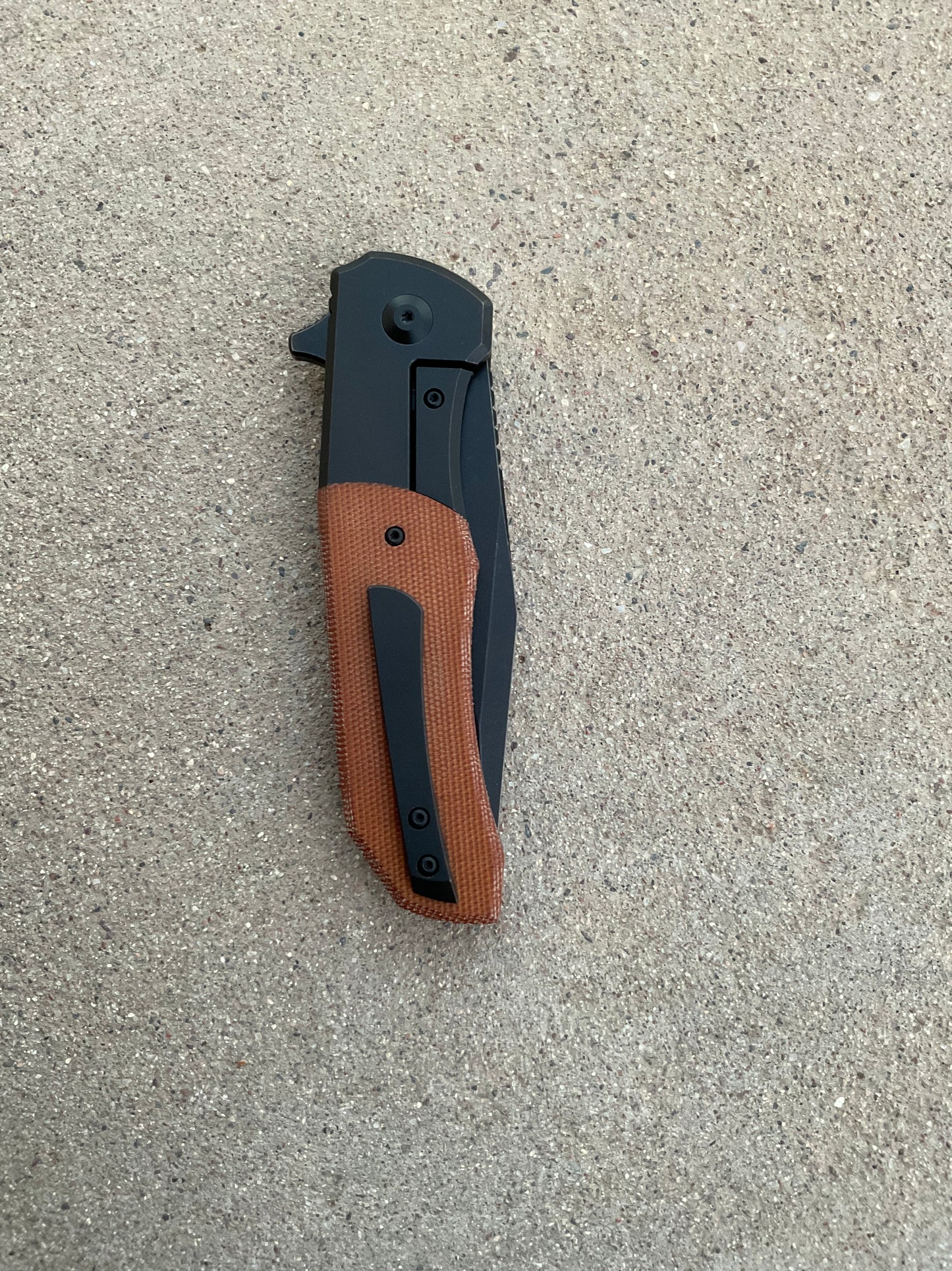 Iron Wolf (Brown Micarta & DLC black)