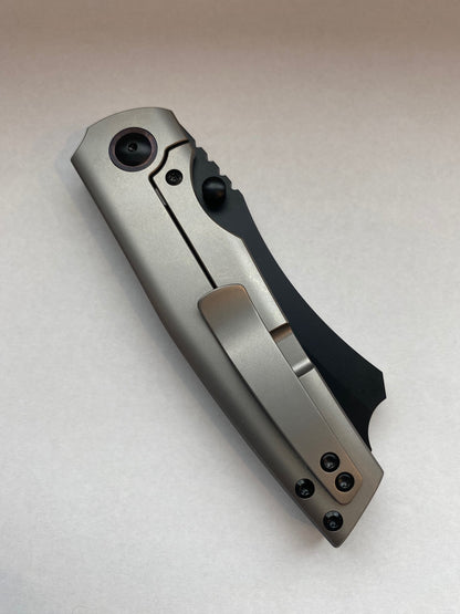 Barber (Two Tone)